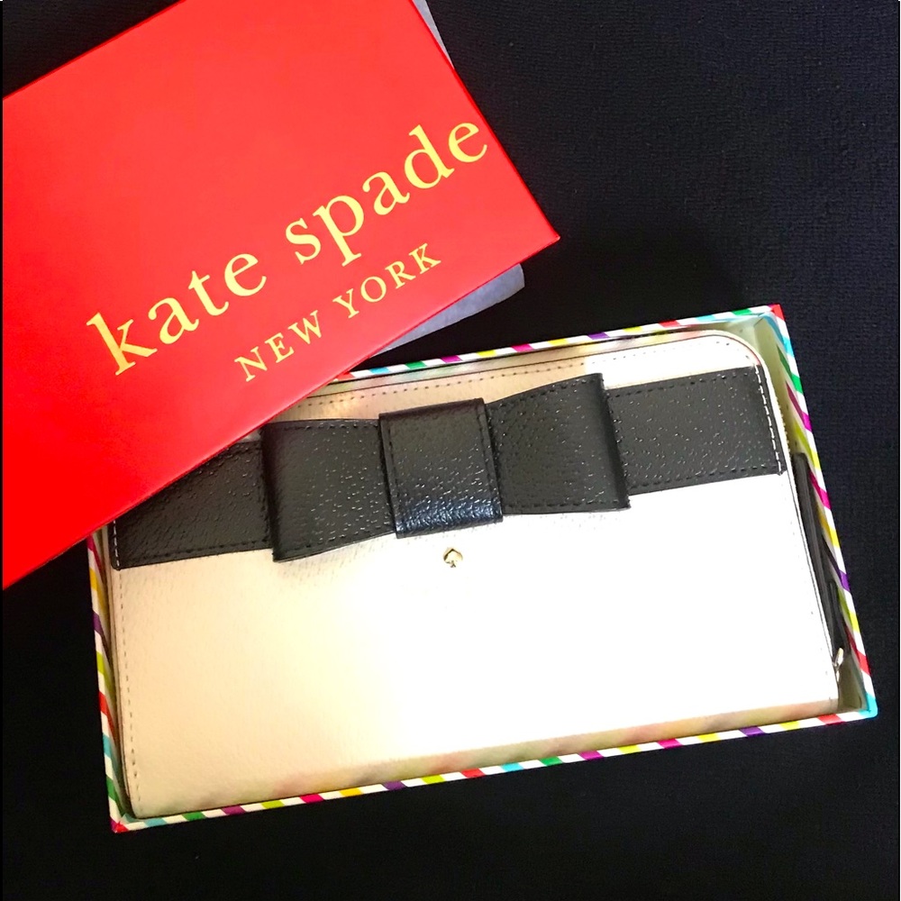 BNIB ♠️ Kate Spade Saffiano 
Kirk Park Zip Around